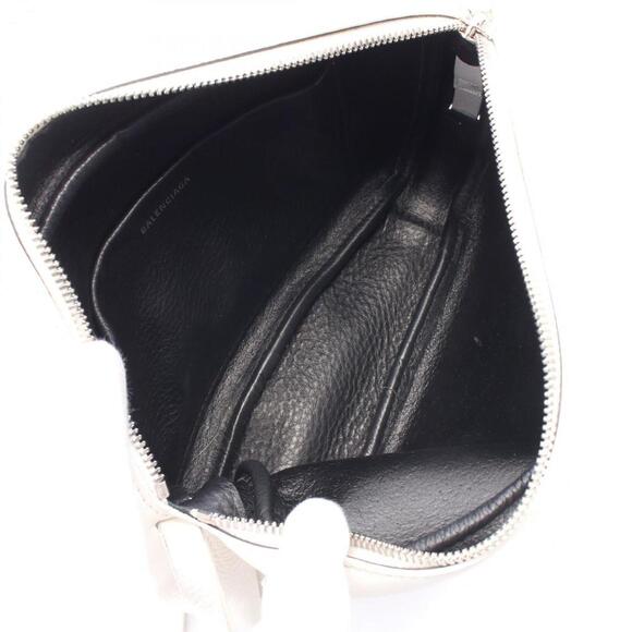 BALENCIAGA White Leather Shoulder Bag - Picture 4 of 10